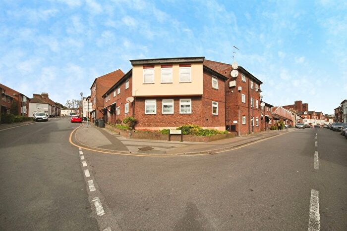 2 Bedroom Flat For Sale In Wellington Street, Luton, LU1