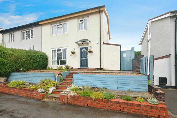3 Bedroom Semi-Detached House For Sale In Kirkstone Crescent, Birmingham, B43