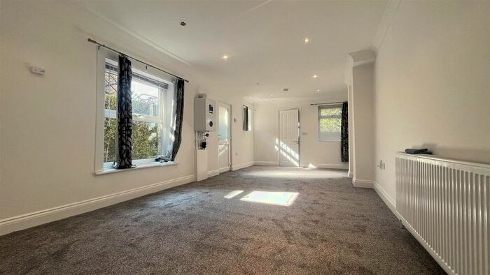 1 Bedroom Flat To Rent In Cedar Road, Sutton, SM2