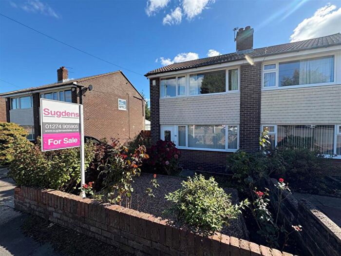 3 Bedroom Semi Detached House For Sale In Woodrow Drive, Low Moor, Bradford, BD12