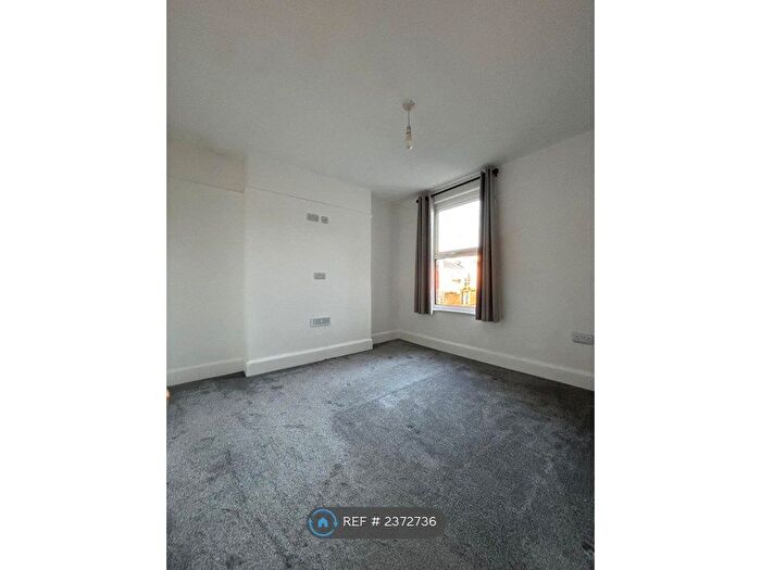 1 Bedroom Flat To Rent In Corporation Road, Plymouth, PL2