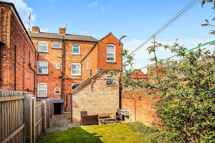 1 Bedroom Flat To Rent In Oswald Road, Oswestry, Shropshire, SY11