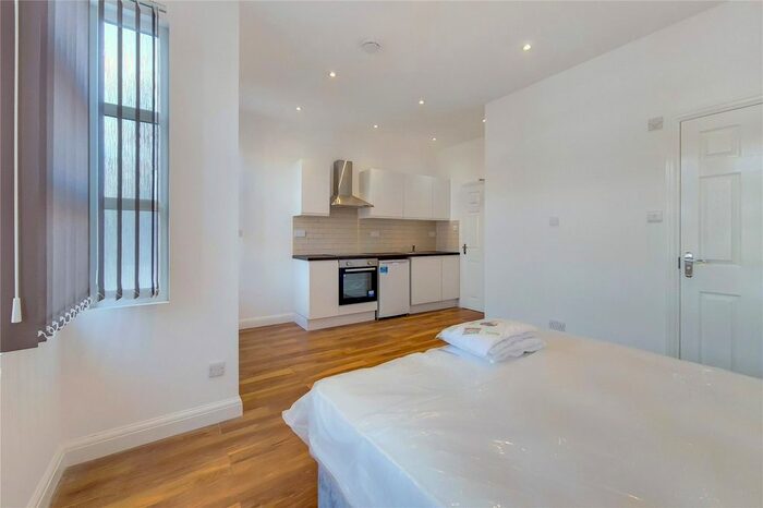 Studio To Rent In Larch Road, Cricklewood, NW2