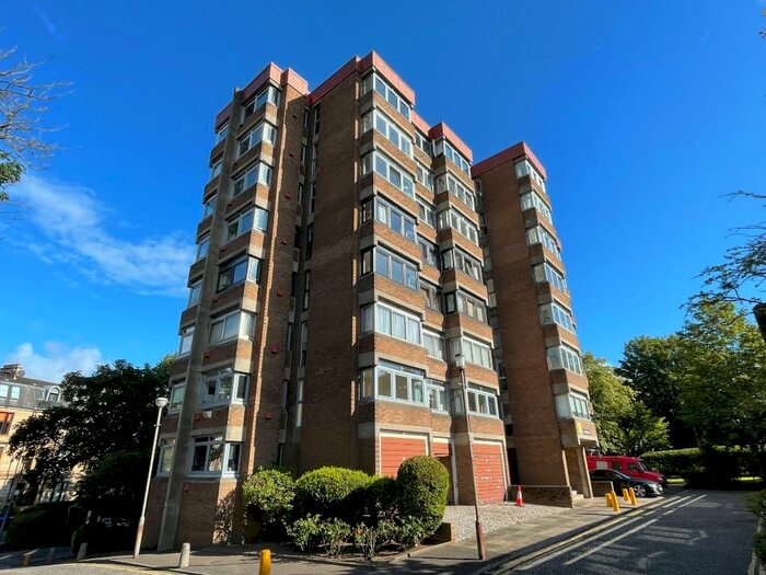 Studio To Rent In Tantallon Tower, Dirleton Drive, Shawlands, Glasgow, G41