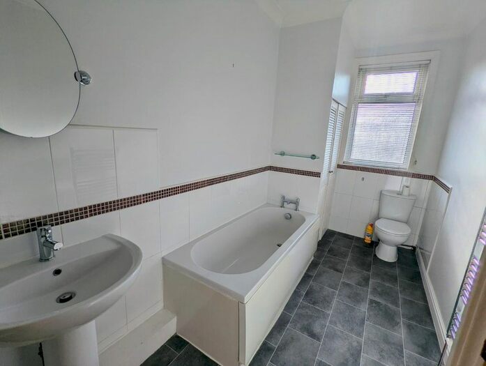 2 Bedroom End Of Terrace House To Rent In Swinemoor Lane, Beverley, HU17