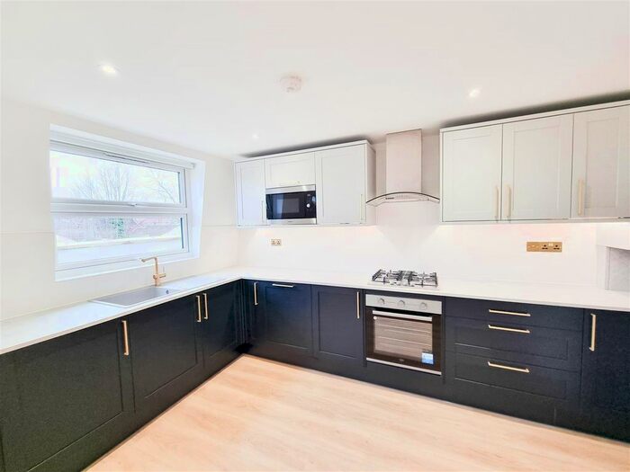 2 Bedroom Flat To Rent In Kidderminster Road, Croydon, CR0