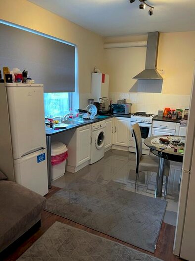 2 Bedroom Flat To Rent In Green Lane, Ilford IG3