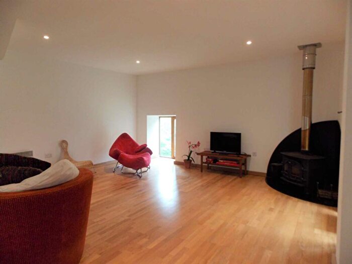 2 Bedroom Cottage To Rent In The Retreat, Frome, BA11