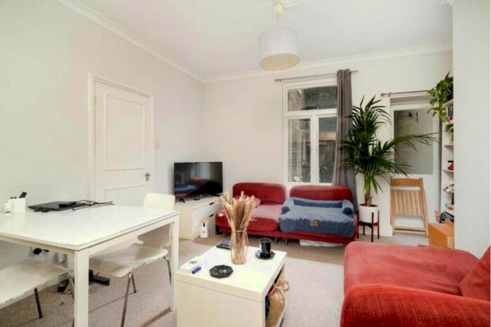 1 Bedroom Flat To Rent In Philbeach Gardens, London, SW5