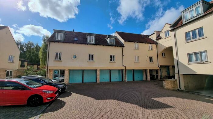 2 Bedroom Apartment To Rent In Windsor Castle, Upper Bristol Road, Bath, BA1