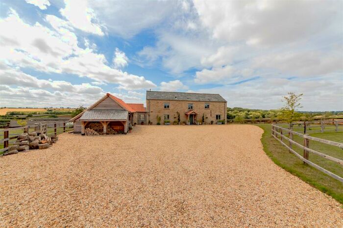 4 Bedroom Barn Conversion For Sale In Wing Road, Morcott, Rutland, LE15