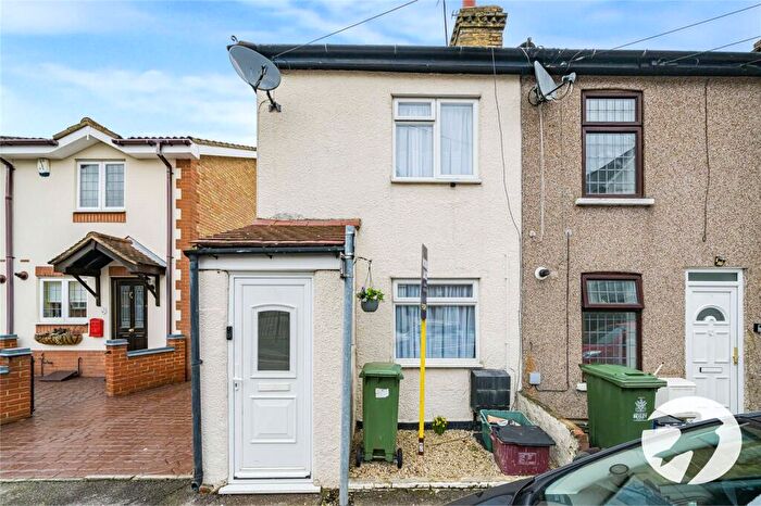 2 Bedroom End Of Terrace House For Sale In East Road, Welling, Kent, DA16