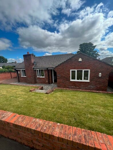 2 Bedroom Detached House To Rent In Meadowside, Hendir, CH6