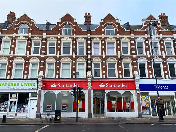 1 Bedroom Flat To Rent In Avenue Mews, London, N10