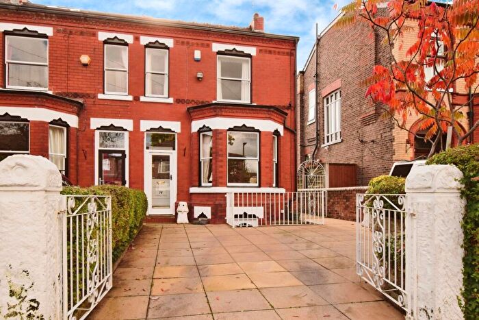 4 Bedroom End Of Terrace House For Sale In Highfield, Sale, Greater Manchester, M33