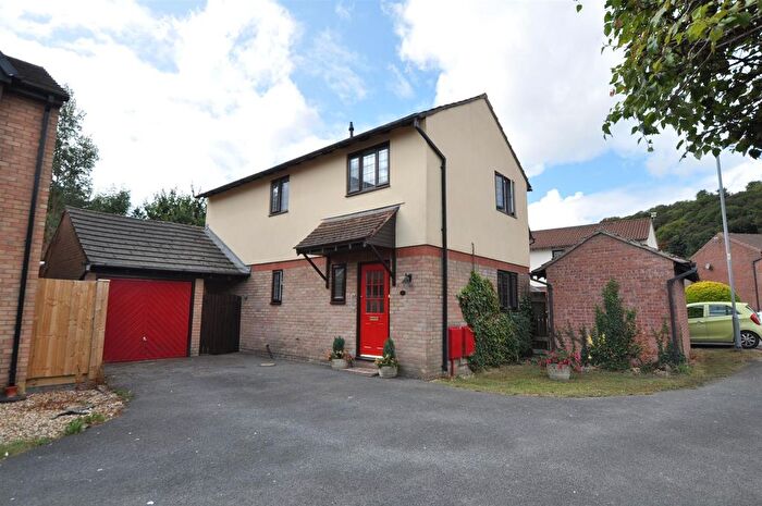 3 Bedroom Detached House For Sale In Plas Penwern, Johnstown, Carmarthen, Carmarthenshire, SA31
