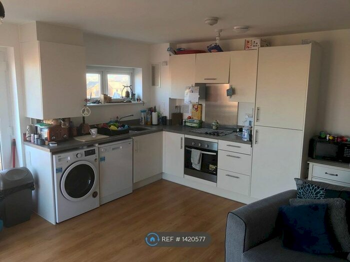 2 Bedroom Flat To Rent In Bewick Villas, Dartford, DA1