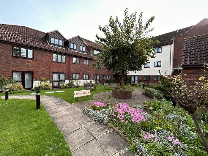 1 Bedroom Apartment For Sale In Farm Hill Road, Waltham Abbey, EN9