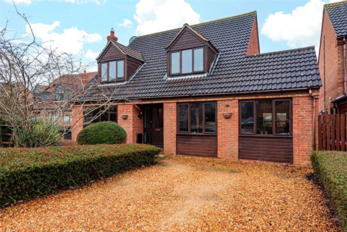 4 Bedroom Detached House For Sale In Shuttleworth Grove, Wavendon Gate, Milton Keynes, Buckinghamshire, MK7