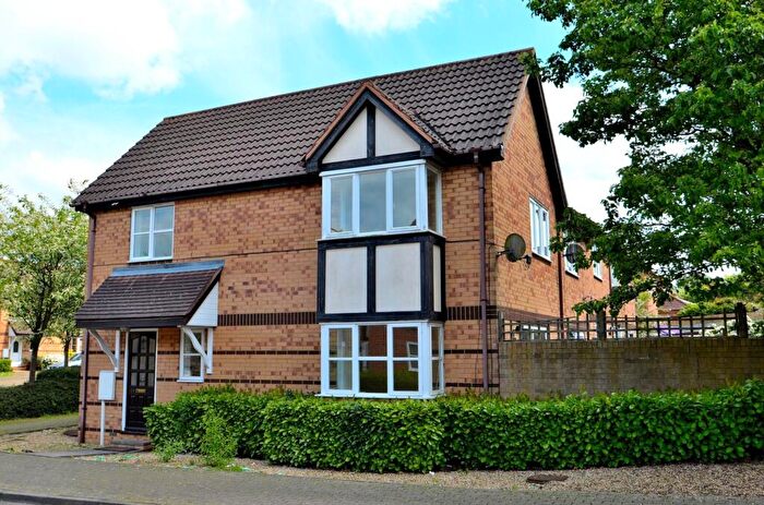 3 Bedroom Semi-Detached House To Rent In Rosemullion Avenue, Tattenhoe, MK4