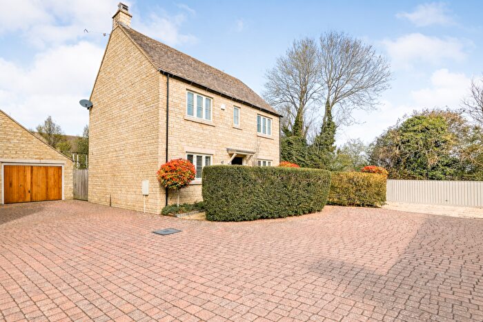 4 Bedroom Detached House For Sale In Stephens Close, Downington, Lechlade, GL7