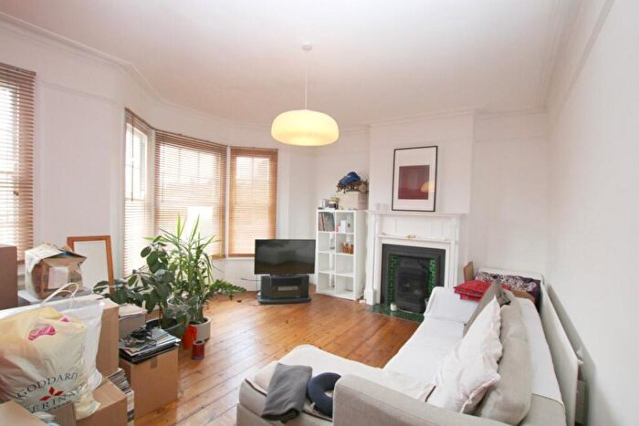2 Bedroom Flat To Rent In St Andrews Road, Willesden Green, NW10