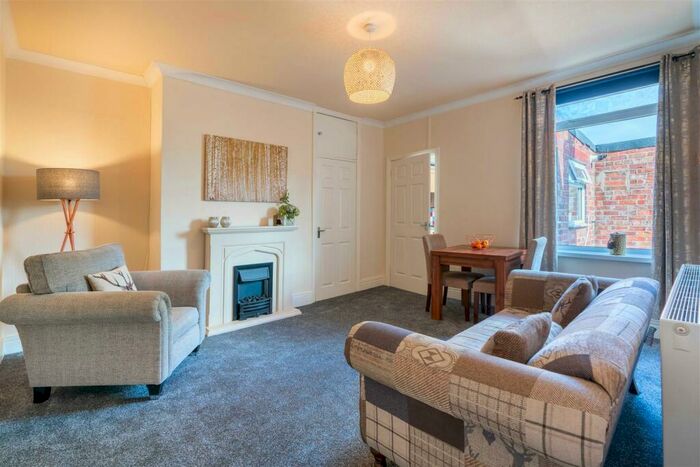 2 Bedroom Flat To Rent In **Professionals** Chillingham Road, Heaton, NE6