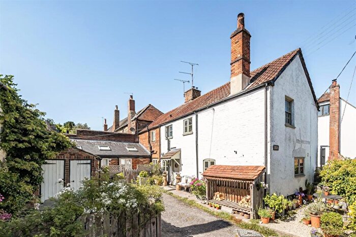 2 Bedroom End Of Terrace House For Sale In Parsonage Lane, Market Lavington, Devizes, SN10