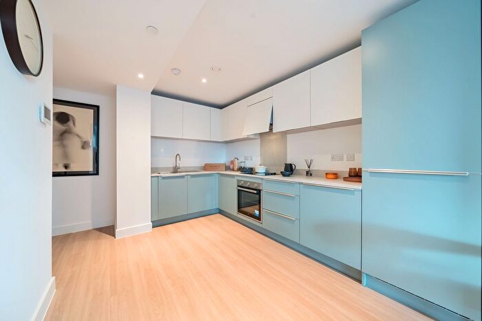 1 Bedroom Flat To Rent In Whitehall, Leeds, LS12