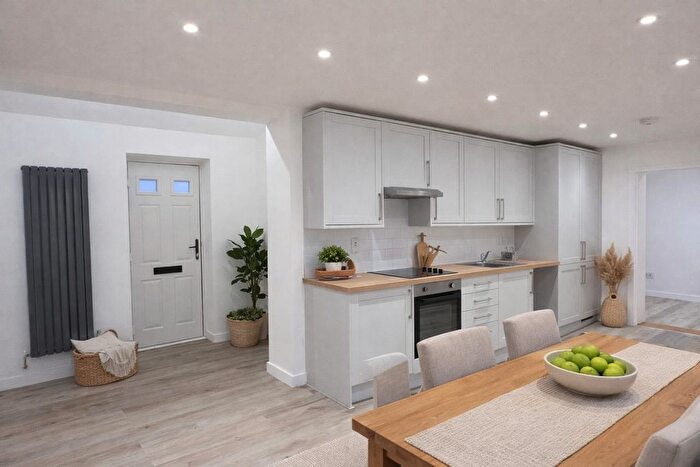 2 Bedroom Flat To Rent In Camden Square, Bozeat, NN29