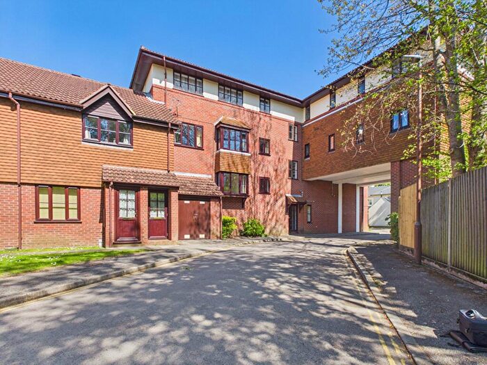 1 Bedroom Flat To Rent In Fishers Court, Horsham, RH12