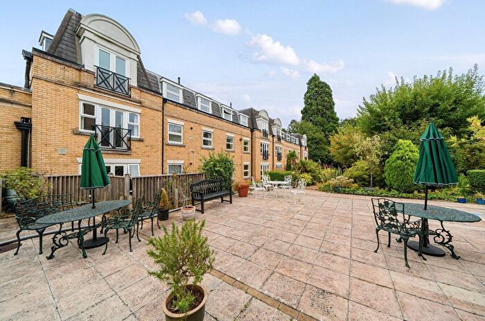 2 Bedroom Flat To Rent In Wildwood Court, Cedars Village, Rickmansworth, WD3