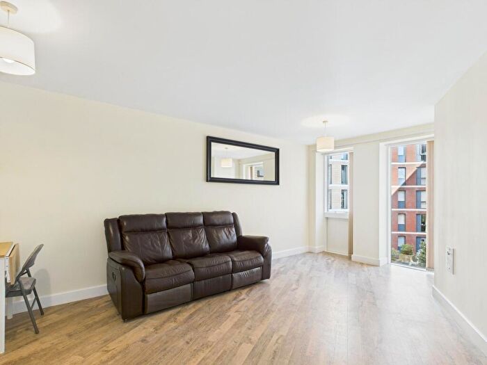 2 Bedroom Flat To Rent In Essex Street, City Centre, Birmingham, B5