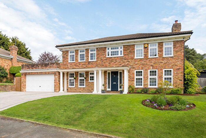 4 Bedroom Detached House For Sale In Old Farmhouse Drive, Oxshott, KT22