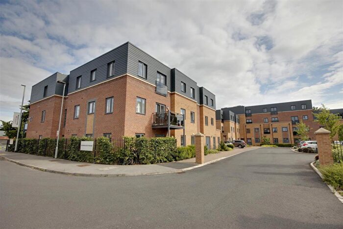 1 Bedroom Flat For Sale In Field Close, Cottingham, HU16