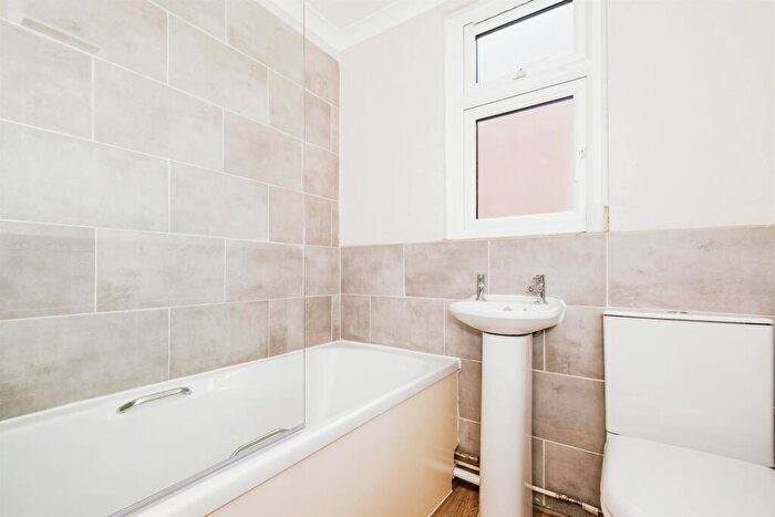 1 Bedroom Apartment For Sale In Rowlands Road, Worthing, BN11