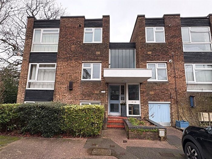 2 Bedroom Flat For Sale In Tudor Court, Tunbridge Wells, Kent, TN2