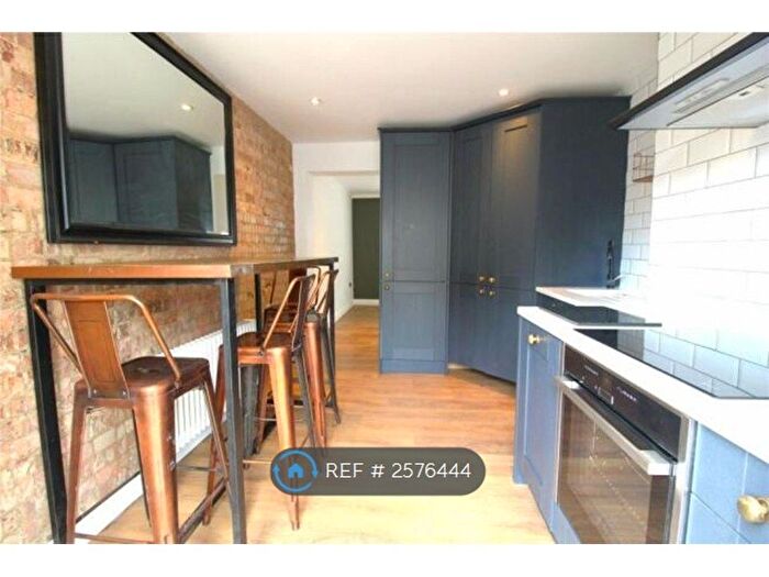 2 Bedroom Flat To Rent In Eastham Crescent, Brentwood, CM13