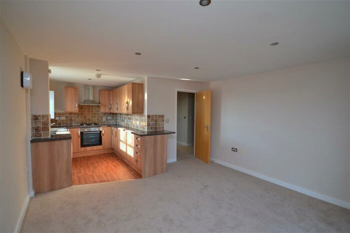 2 Bedroom Flat To Rent In Station Road, Kettering, NN15