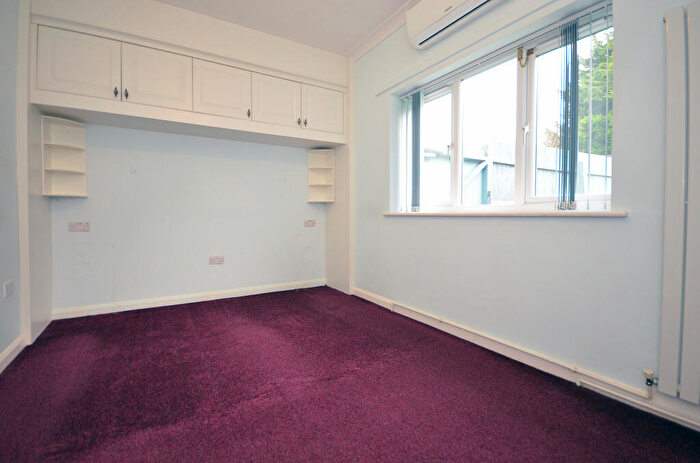 3 Bedroom Bungalow For Sale In London Road, Raunds, NN9