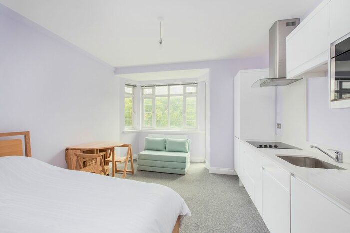 Studio To Rent In Chatsworth Court, Pembroke Road, London, W8