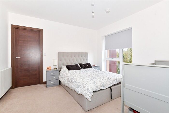 1 Bedroom Flat For Sale In Leander Heights, Mill Wood, Maidstone, Kent, ME14