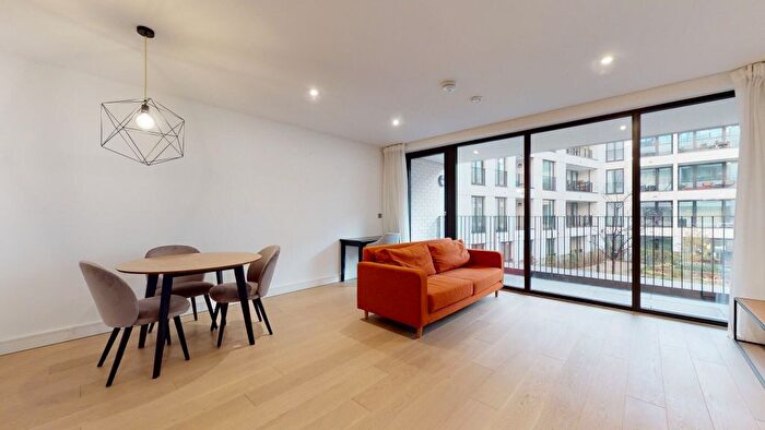 2 Bedroom Flat To Rent In Gorsuch Place, London, E2