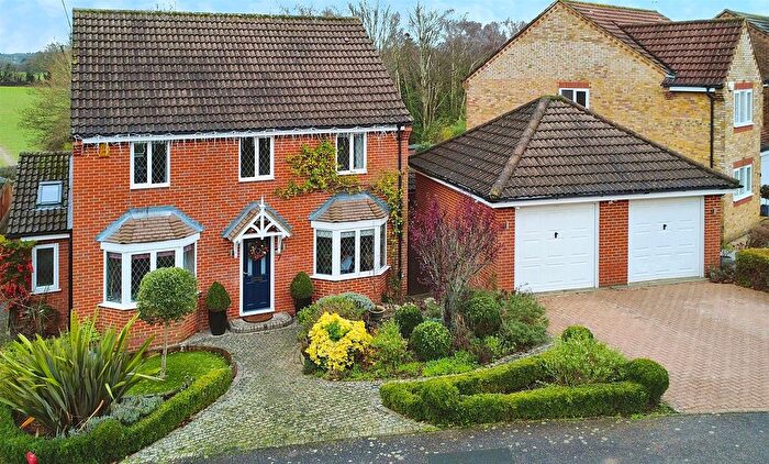 4 Bedroom Detached House For Sale In Nightingale Close, Abbots Langley, WD5