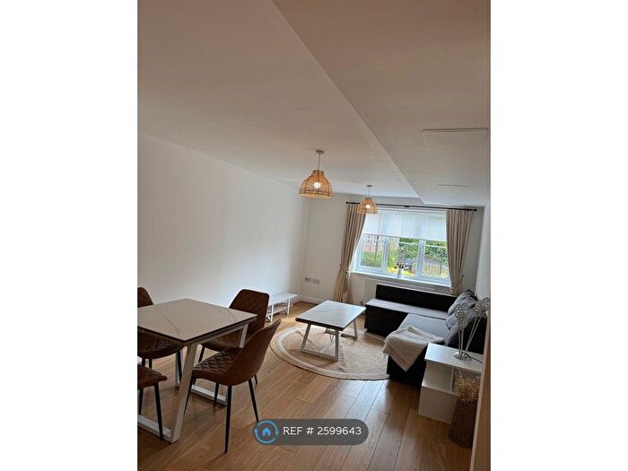 2 Bedroom Flat To Rent In Stoke Poges, Stoke Poges, SL2