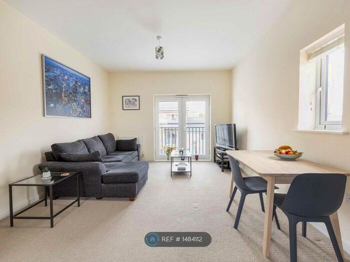 2 Bedroom Flat To Rent In Gascoigns Way, Bristol, BS34