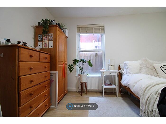 2 Bedroom Flat To Rent In Bickley Street, London, SW17