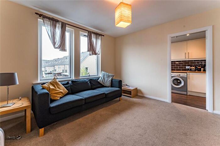 1 Bedroom Flat To Rent In Dunedin Street, Edinburgh, EH7