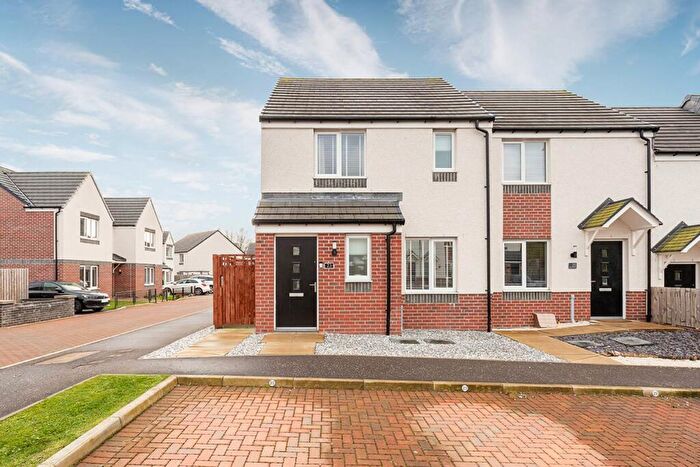 3 Bedroom End Of Terrace House For Sale In Rosslyn Crescent, Kirkcaldy, KY1