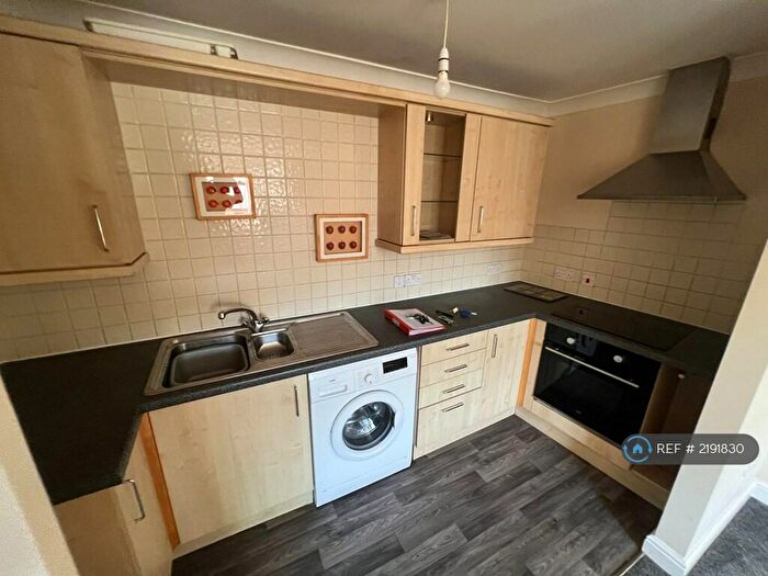 2 Bedroom Flat To Rent In Bridge Street, Fordingbridge, SP6